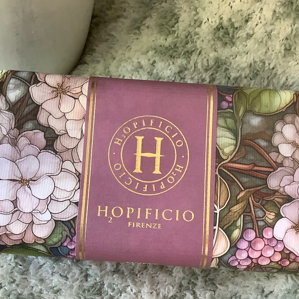Hopificio Firenze Hydrangea Triple-Milled Soap Made in Italy NWT two bars 2x7oz - Picture 15 of 16